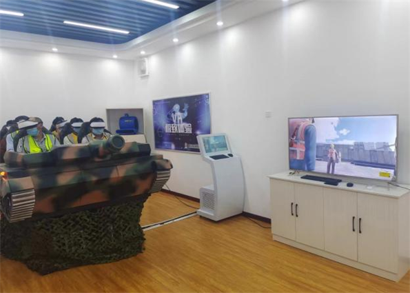 青島自貿(mào)片區(qū)?中德生態(tài)園建筑工人全員體驗式安全教育培訓(xùn)在榮華(青島)建科“省級建筑施工安全和裝配式施工體驗式教育基地”體驗館內(nèi)正式啟動(圖5) 青島自貿(mào)片區(qū)?中德生態(tài)園建筑工人全員體驗式安全教育培訓(xùn)在榮華(青島)建科“省級建筑施工安全和裝配式施工體驗式教育基地”體驗館內(nèi)正式啟動(圖5)